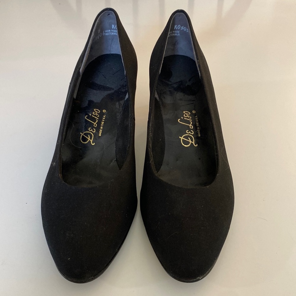Women’s Black Vintage Pumps
